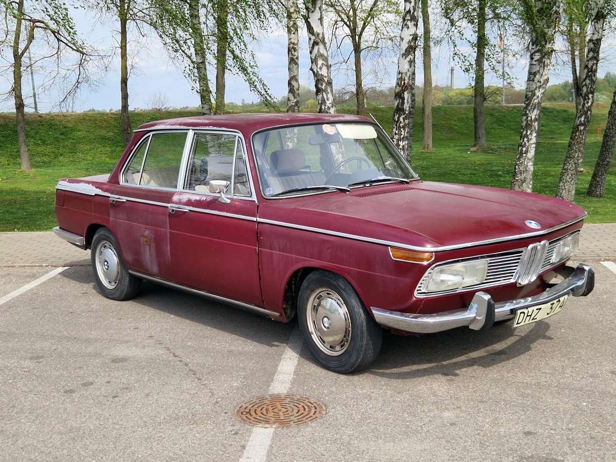 BMW 2000, 2.0 l., Седан