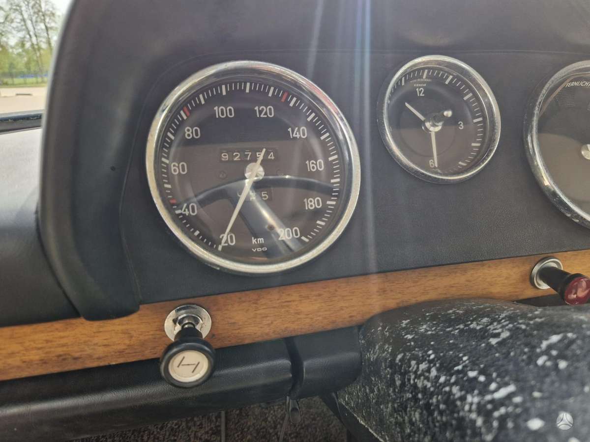 BMW 2000, 2.0 l., Седан