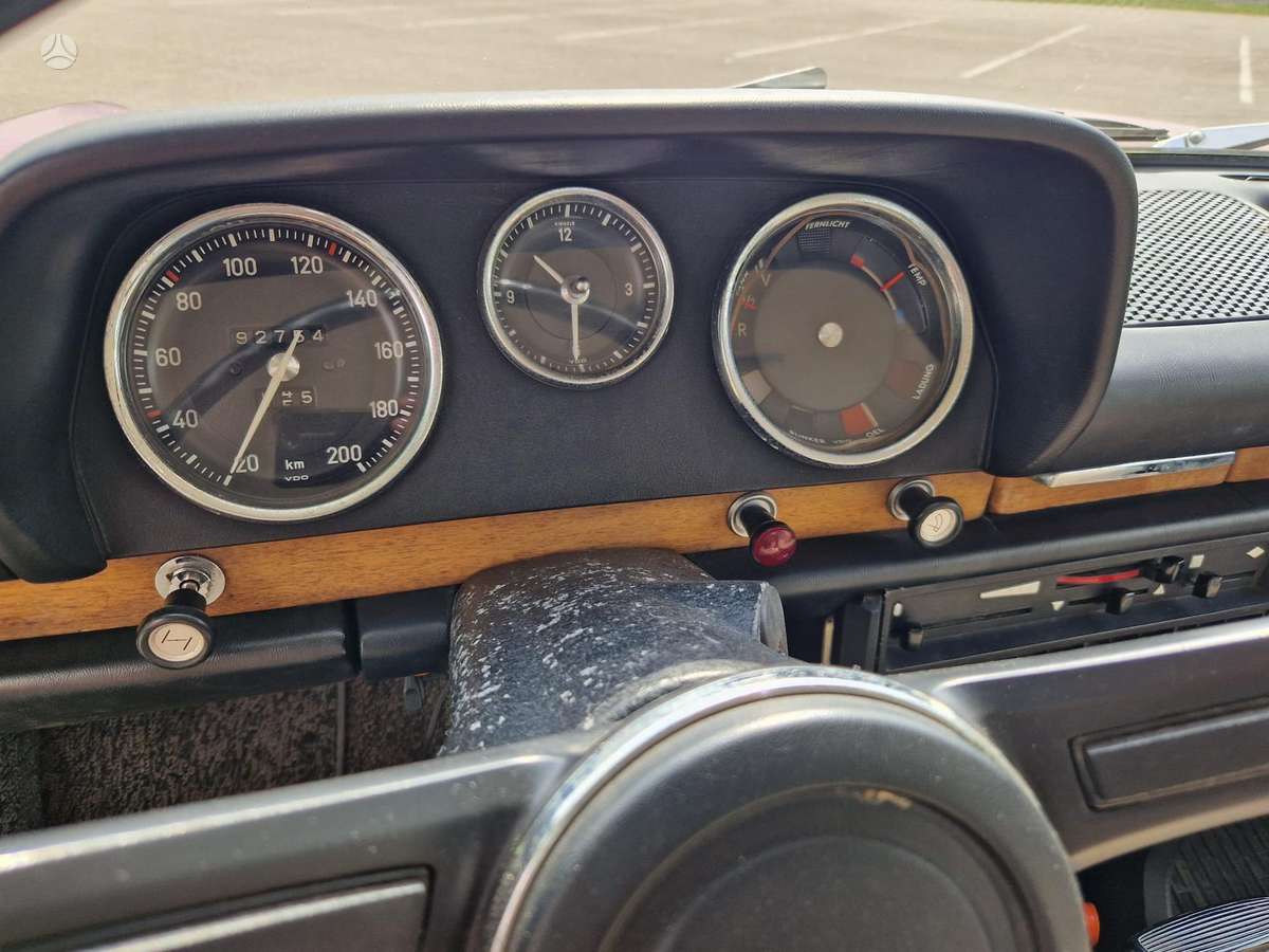 BMW 2000, 2.0 l., Седан