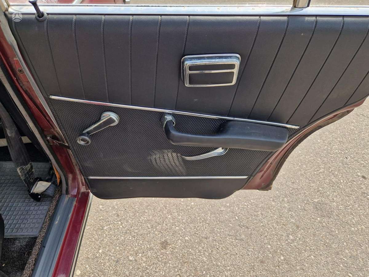 BMW 2000, 2.0 l., Седан
