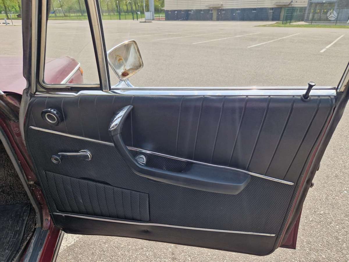 BMW 2000, 2.0 l., Седан