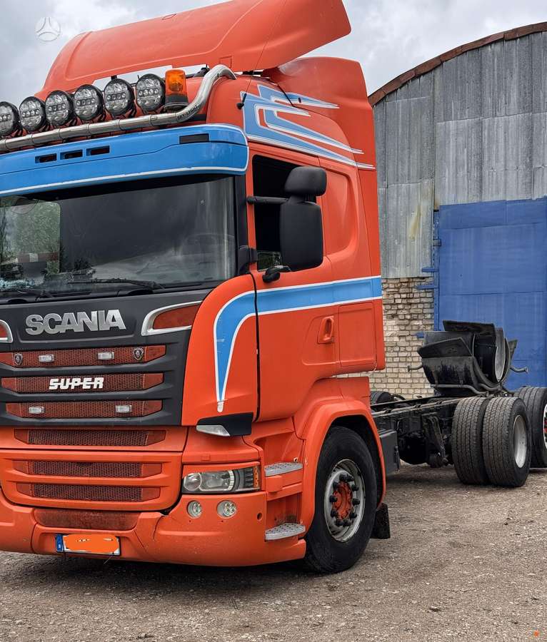 Scania R520 , V8, cab-chassis trucks