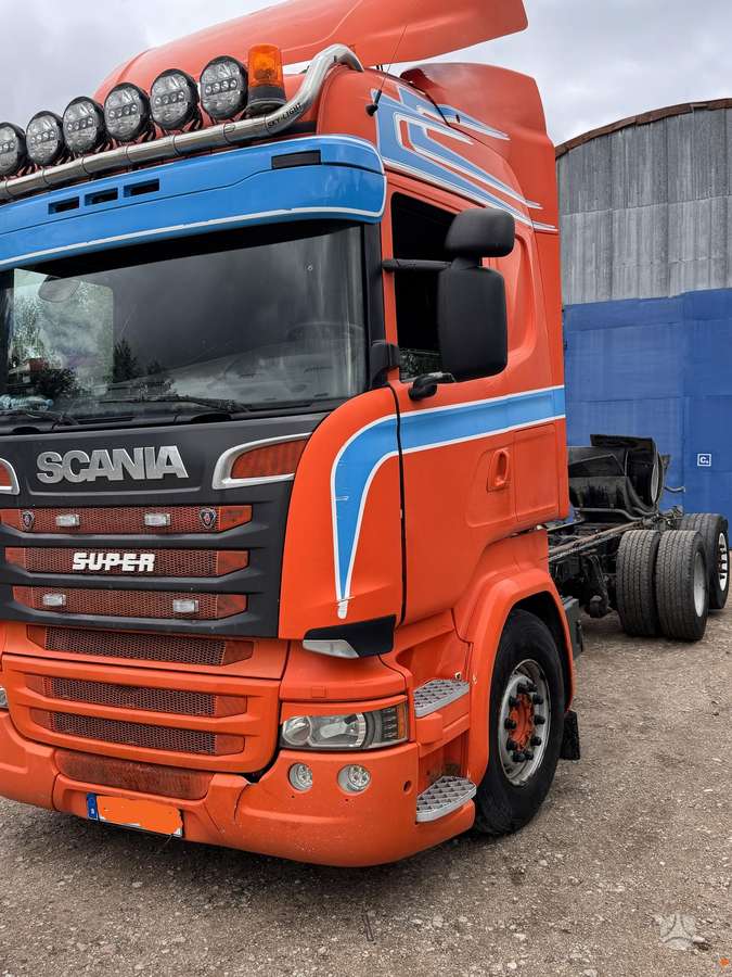 Scania R520 , V8, cab-chassis trucks