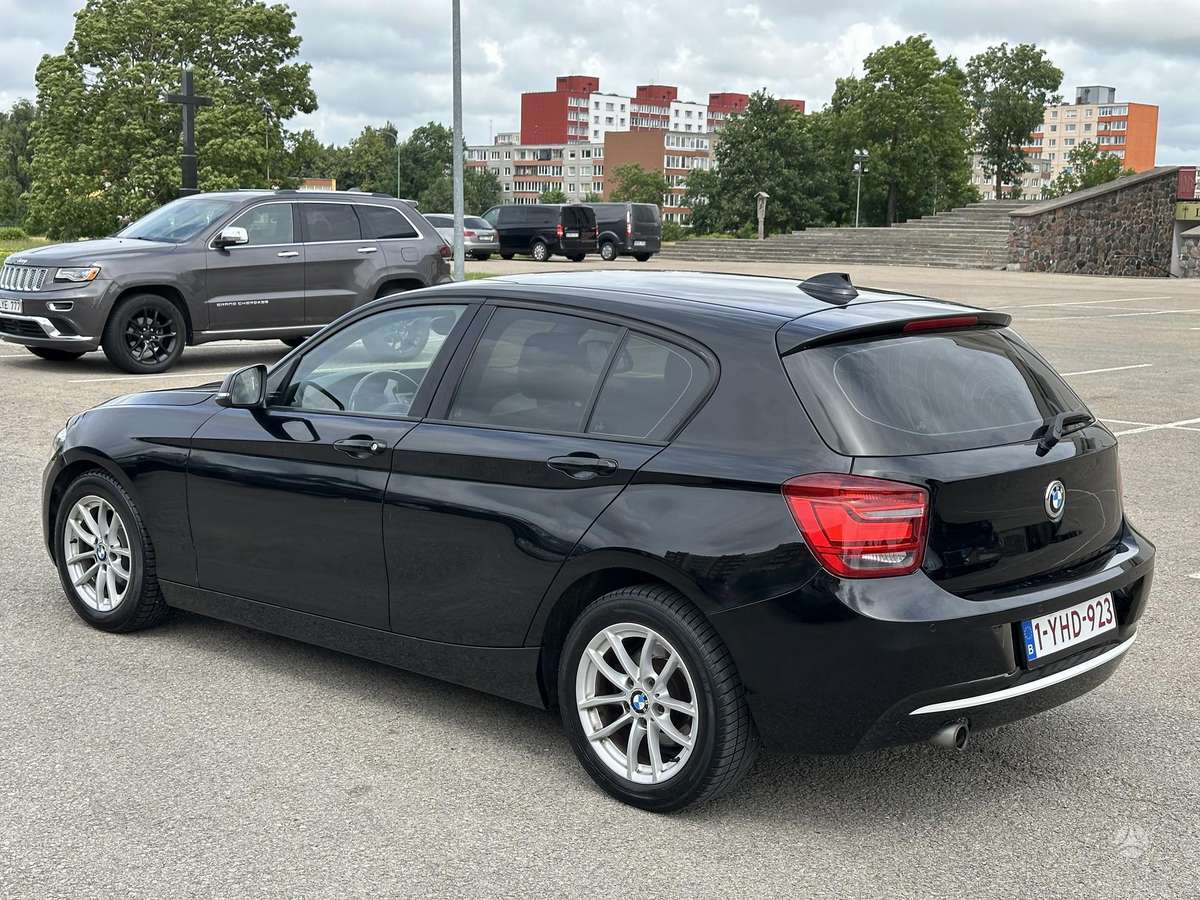 BMW 120, 2.0 l., hatchback