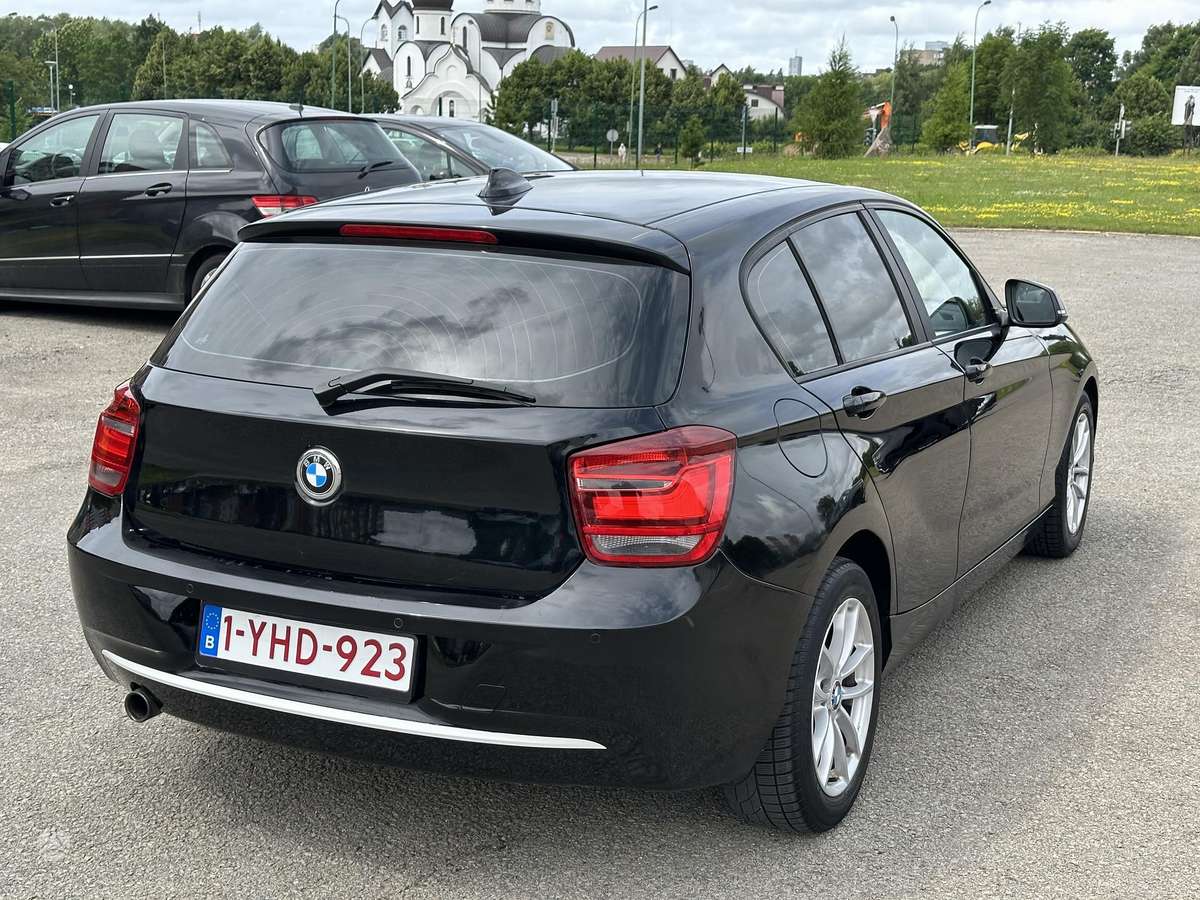 BMW 120, 2.0 l., hatchback