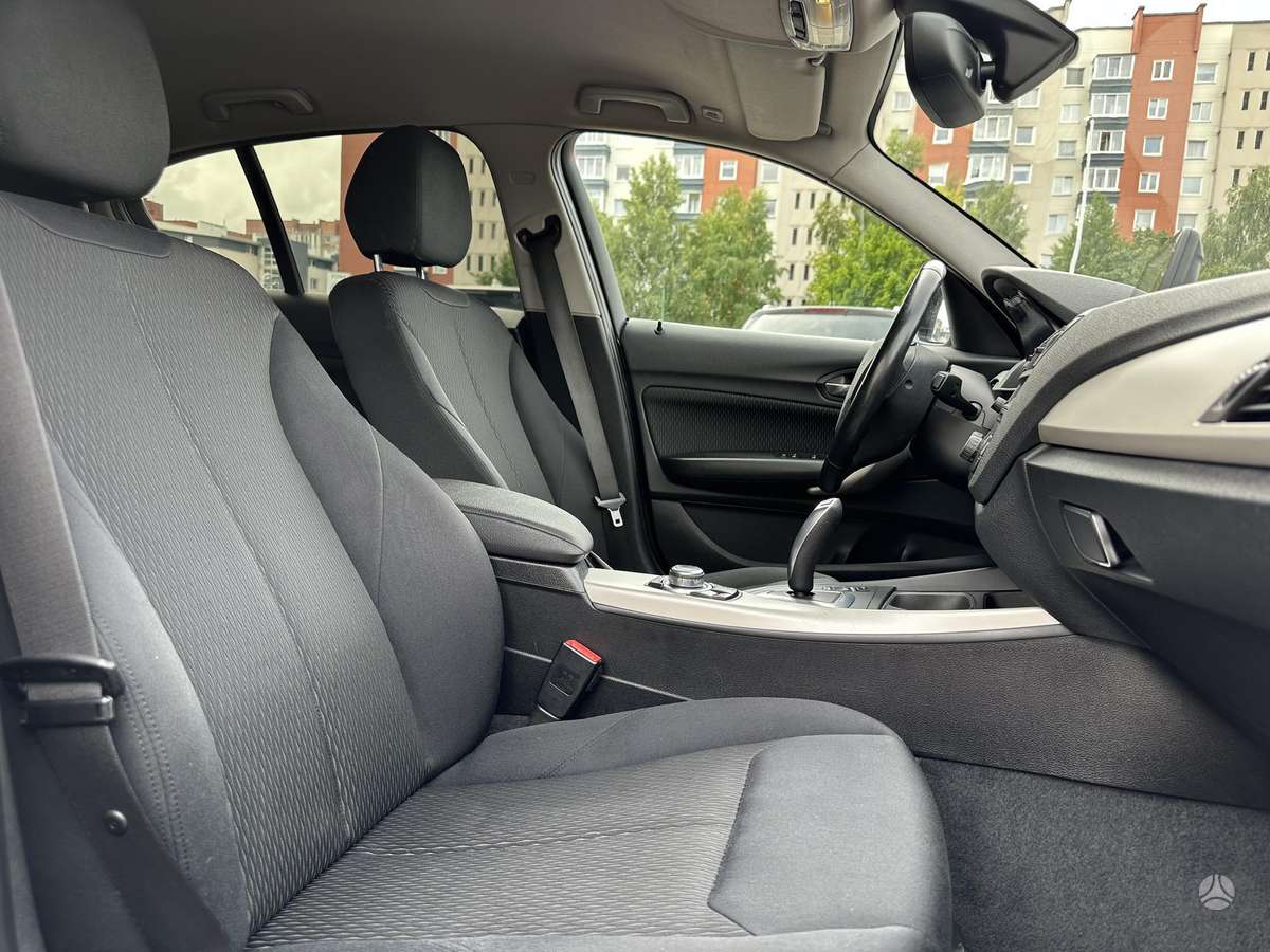 BMW 120, 2.0 l., hatchback