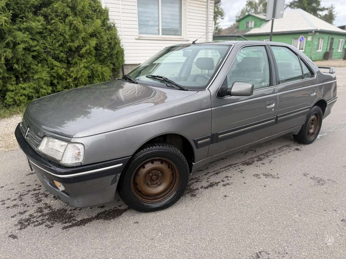 Peugeot 405, Седан