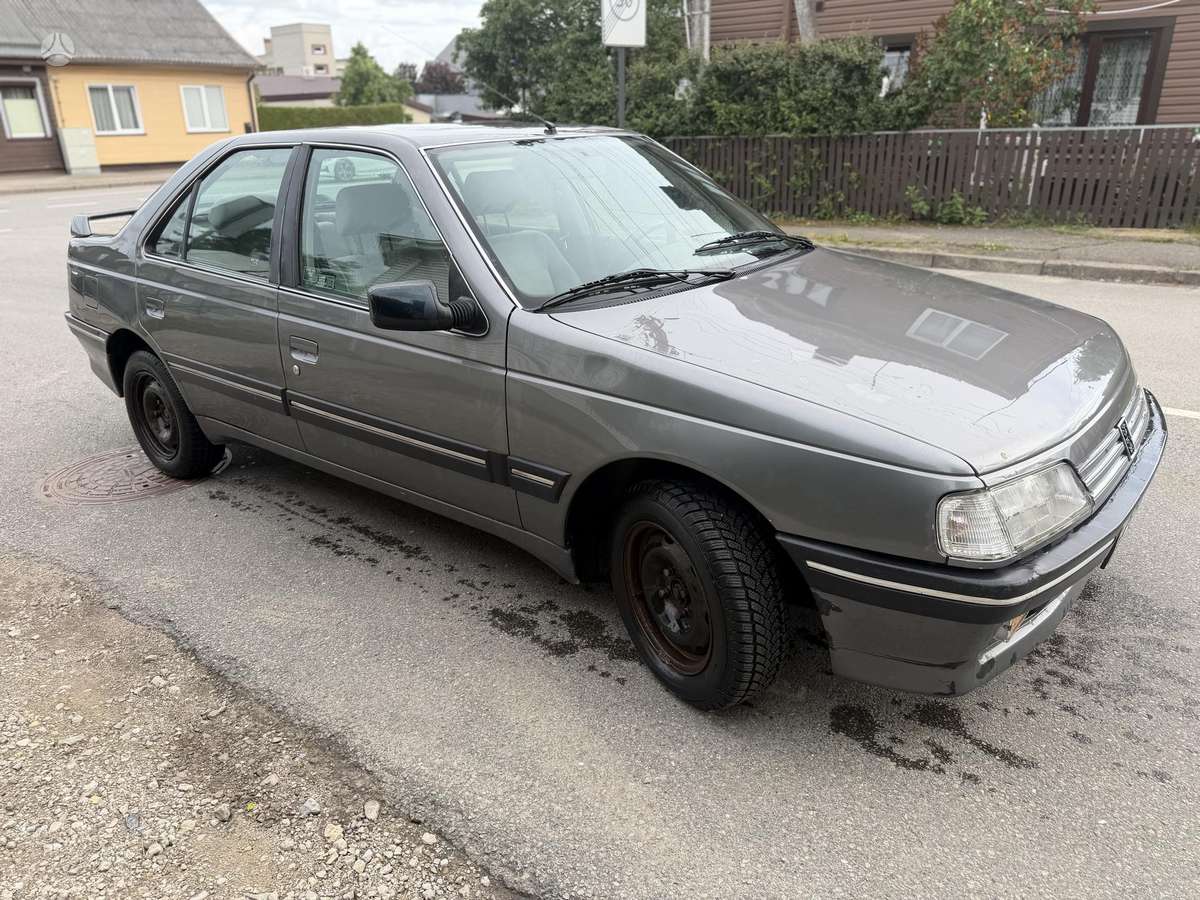 Peugeot 405, Седан