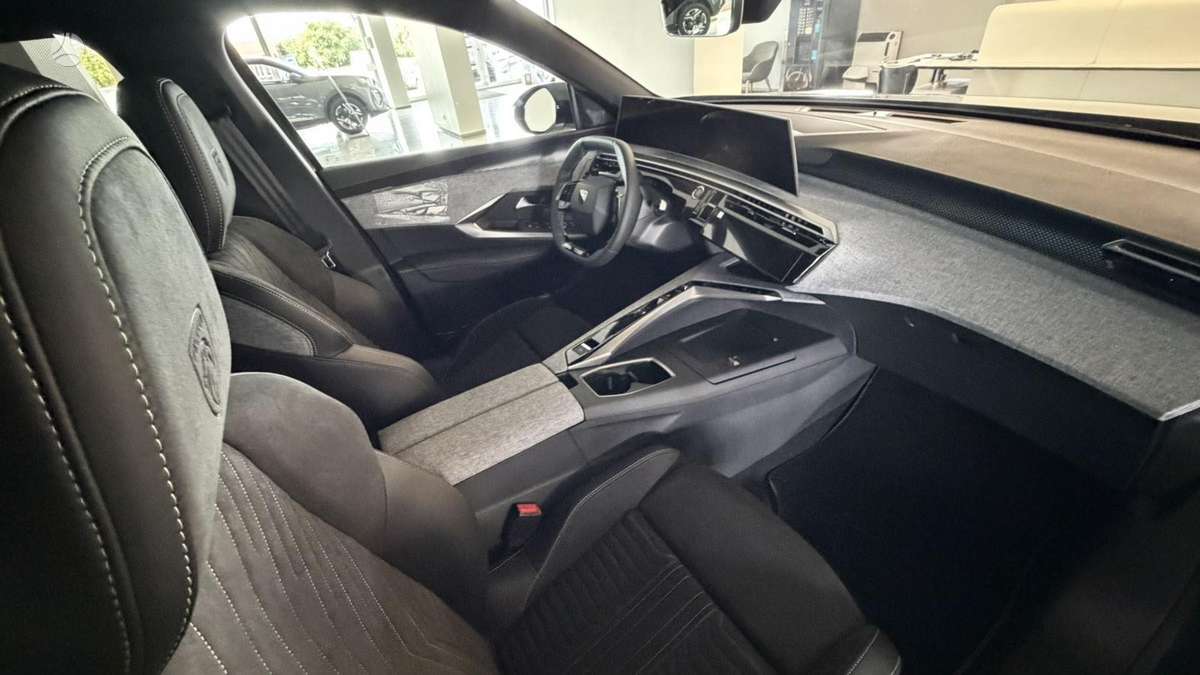 Peugeot 5008 - 8