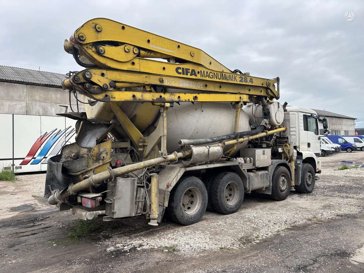MAN TGA 32.410 8X4 BB, concrete pump