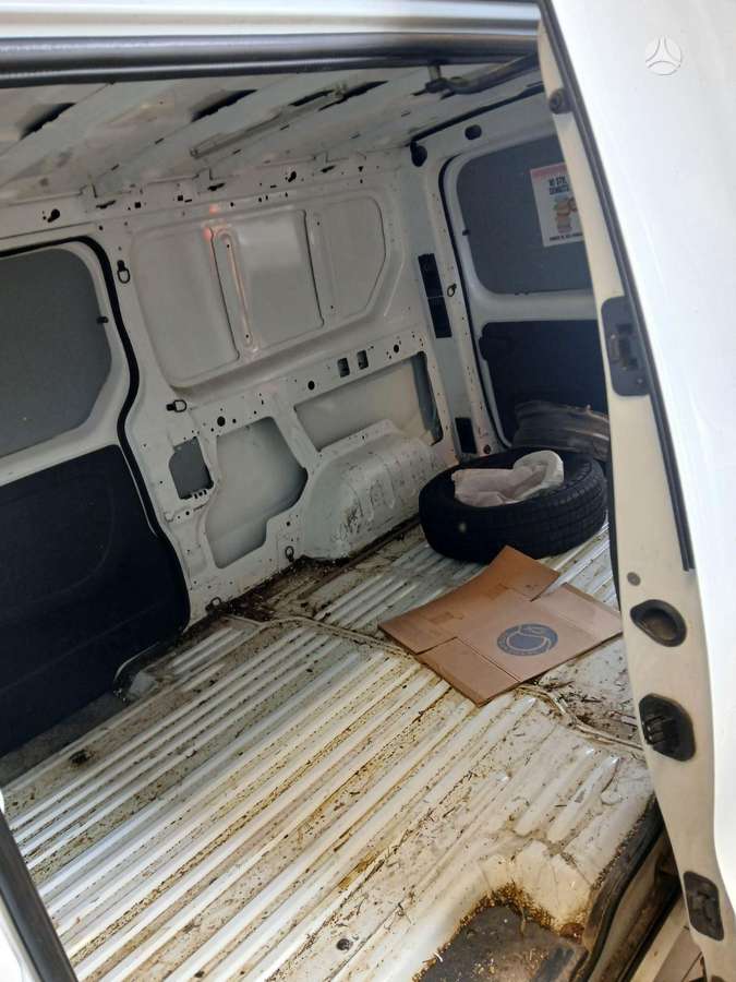 Opel Vivaro по частям