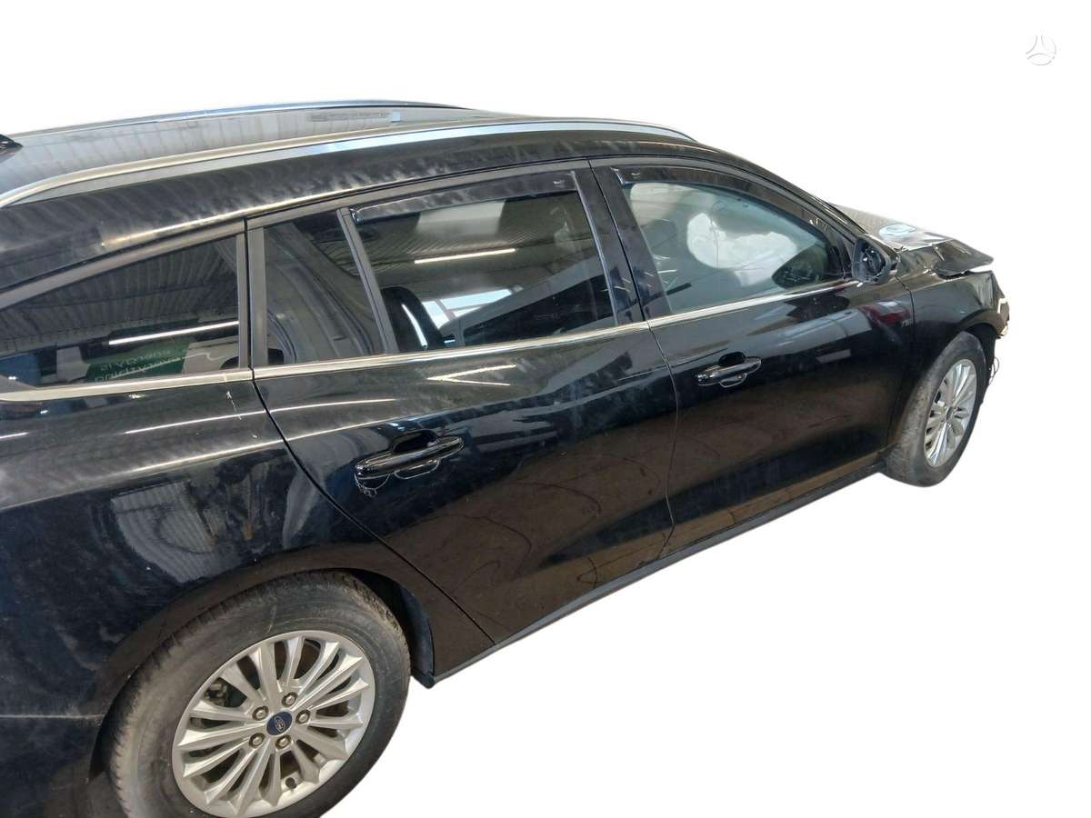Ford Focus dalimis