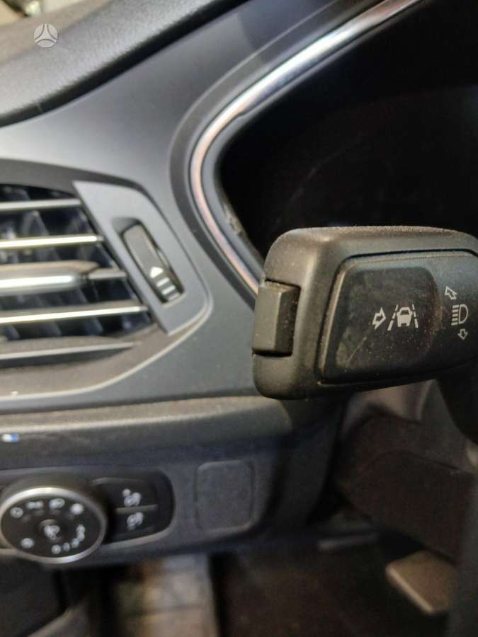 Ford Focus dalimis