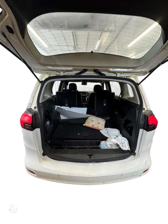 Opel Zafira dalimis