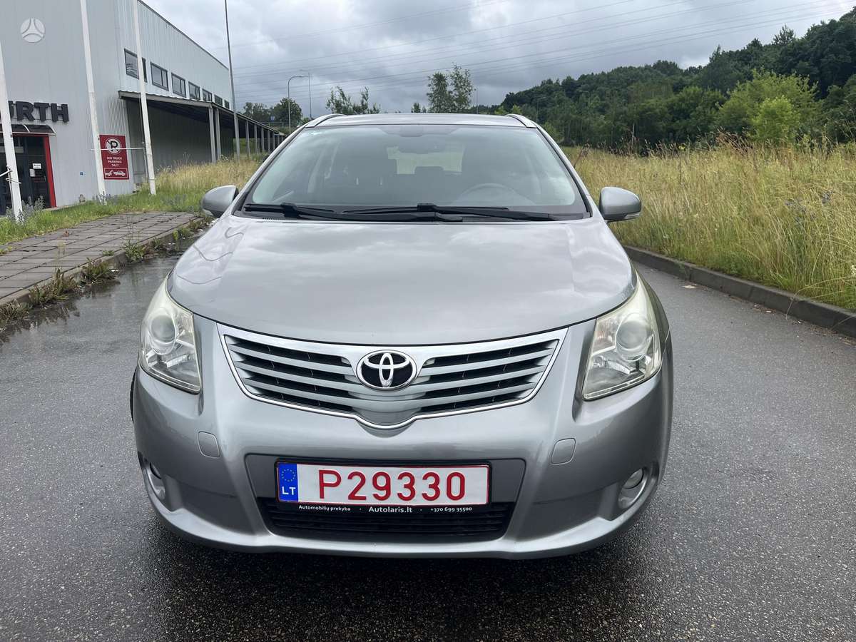 Toyota Avensis - 2