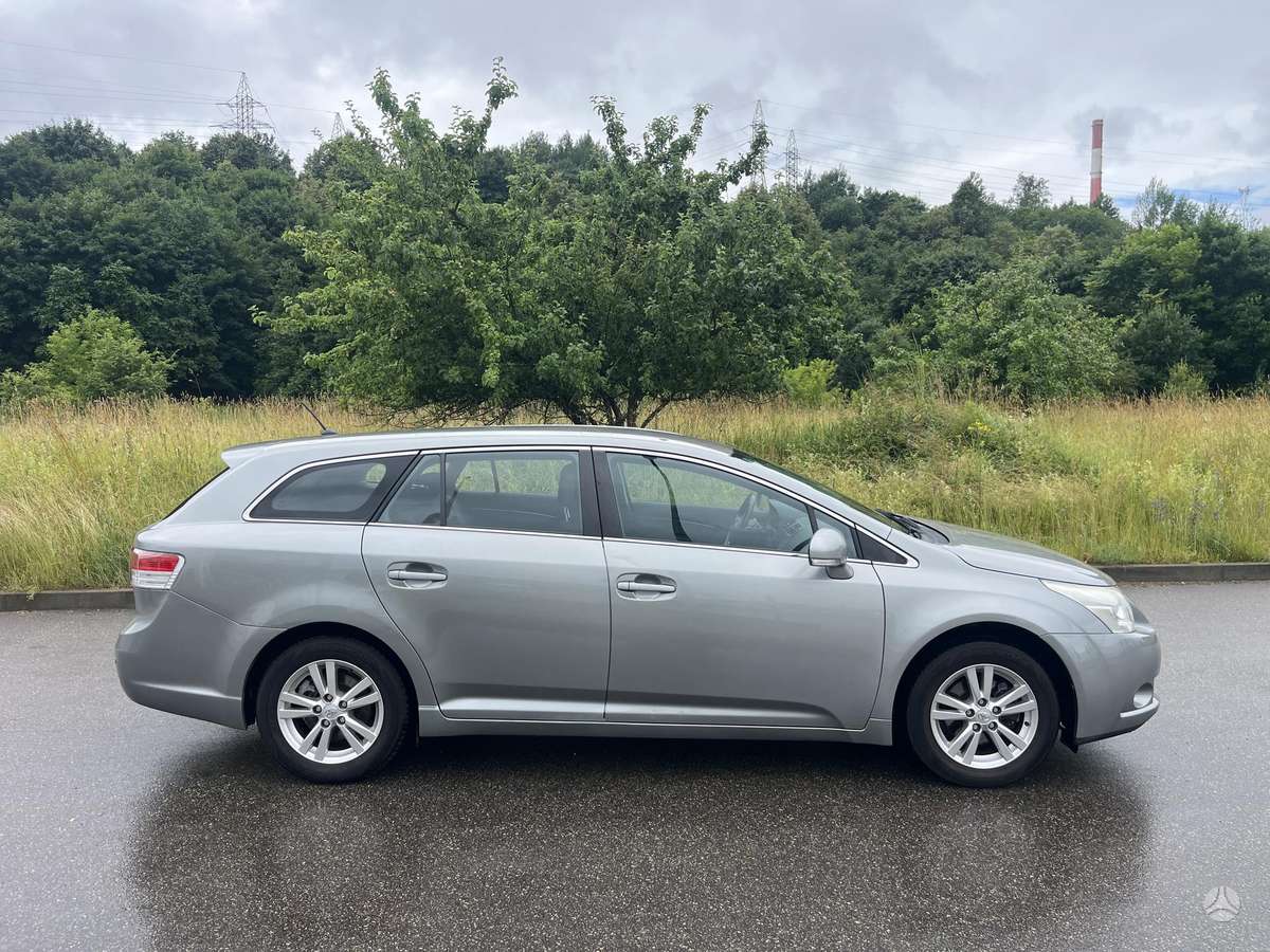 Toyota Avensis - 4