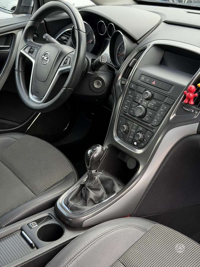 Opel Astra, 1.7 l., hatchback