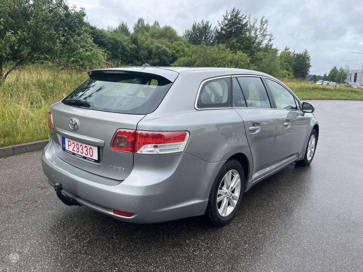 Toyota Avensis - 5