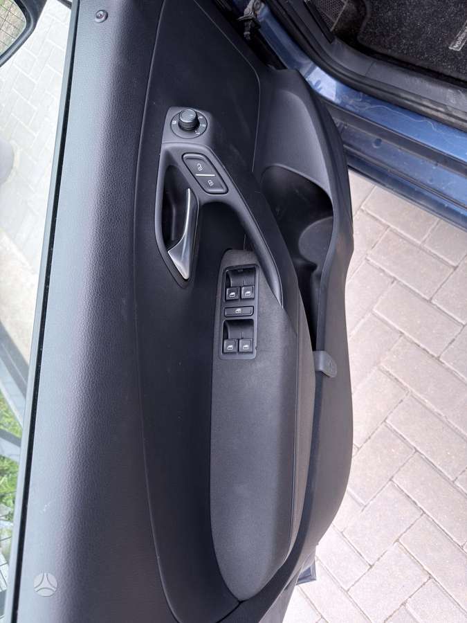Volkswagen Polo - 8