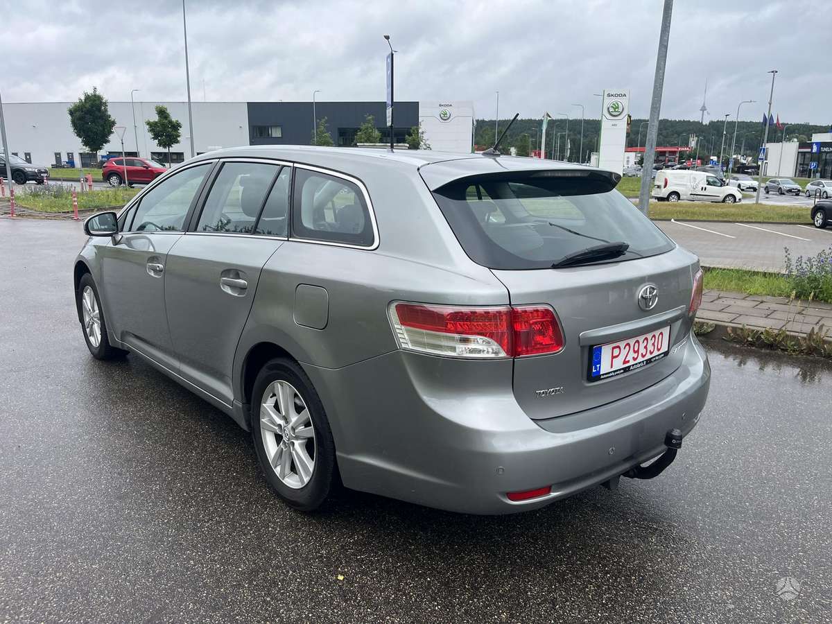 Toyota Avensis - 7