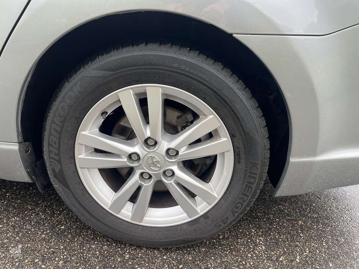 Toyota Avensis - 10