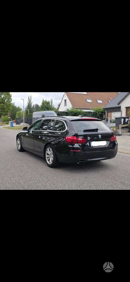 BMW 518, universalas