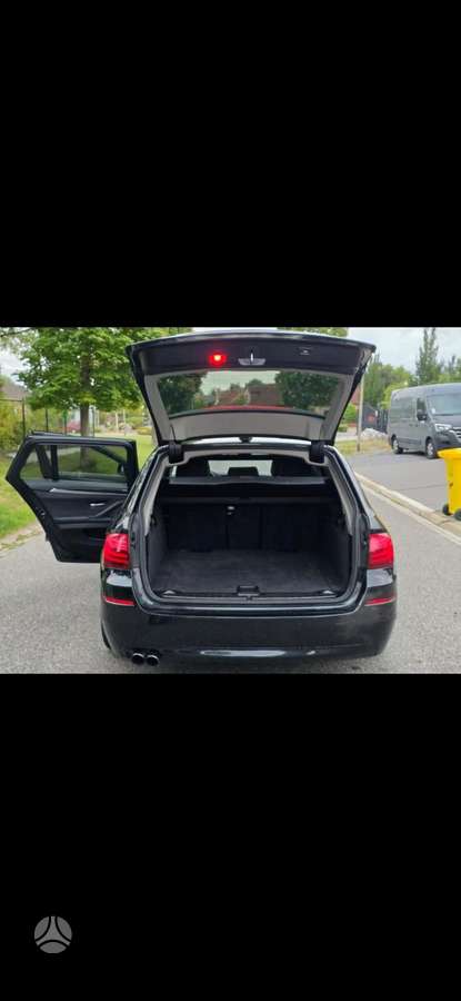 BMW 518, universalas