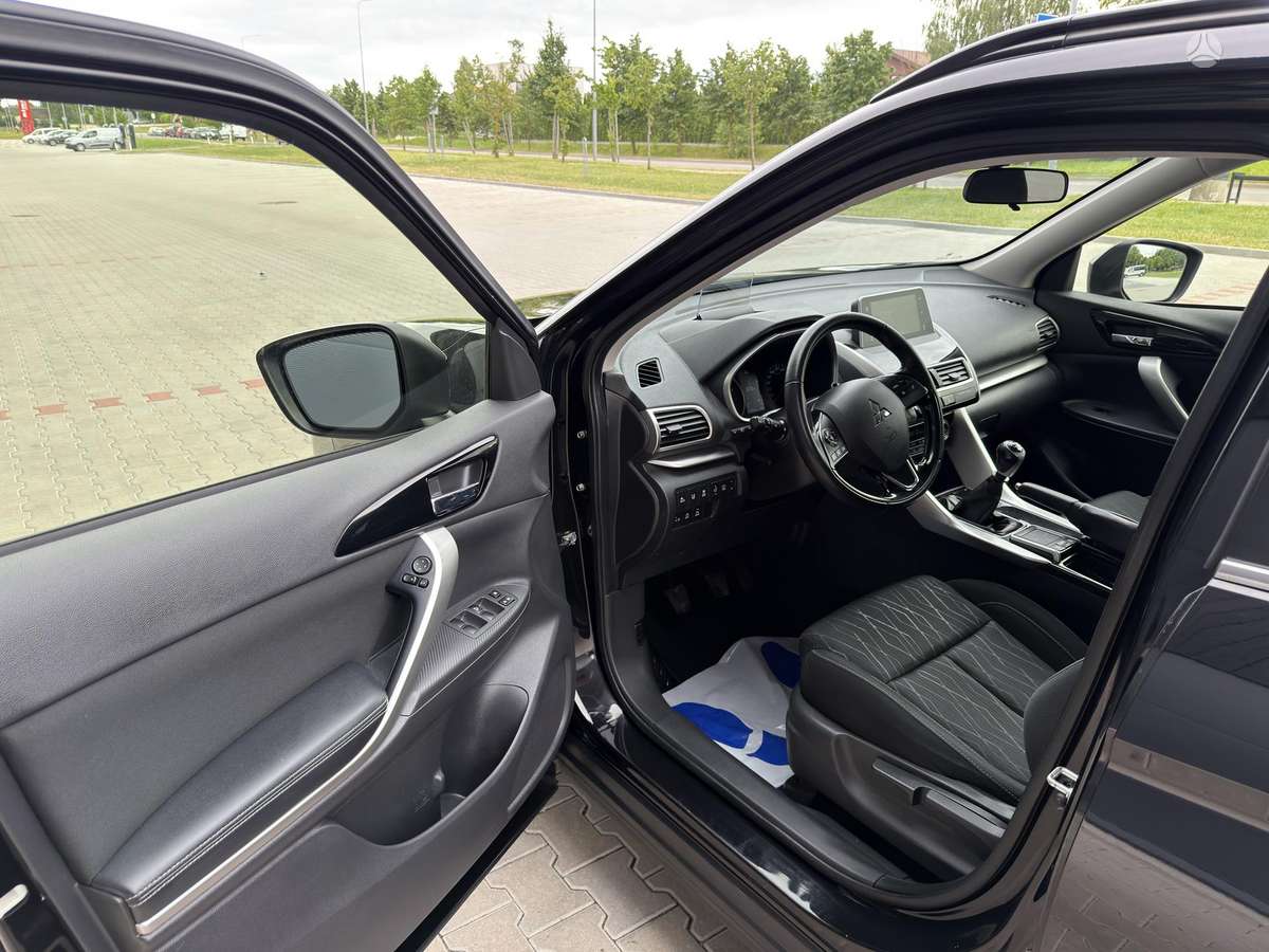 Mitsubishi Eclipse Cross, 1.5 l., off-road / crossover