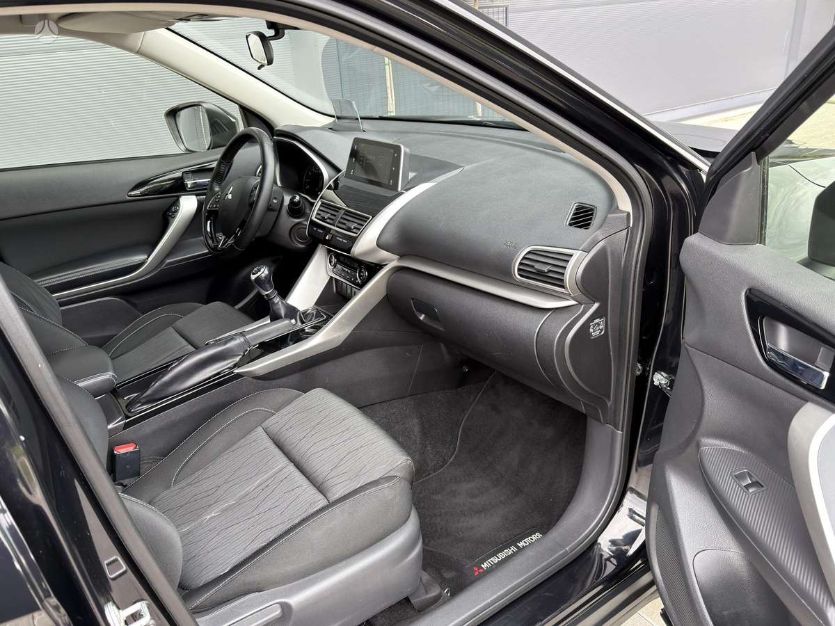 Mitsubishi Eclipse Cross, 1.5 l., off-road / crossover