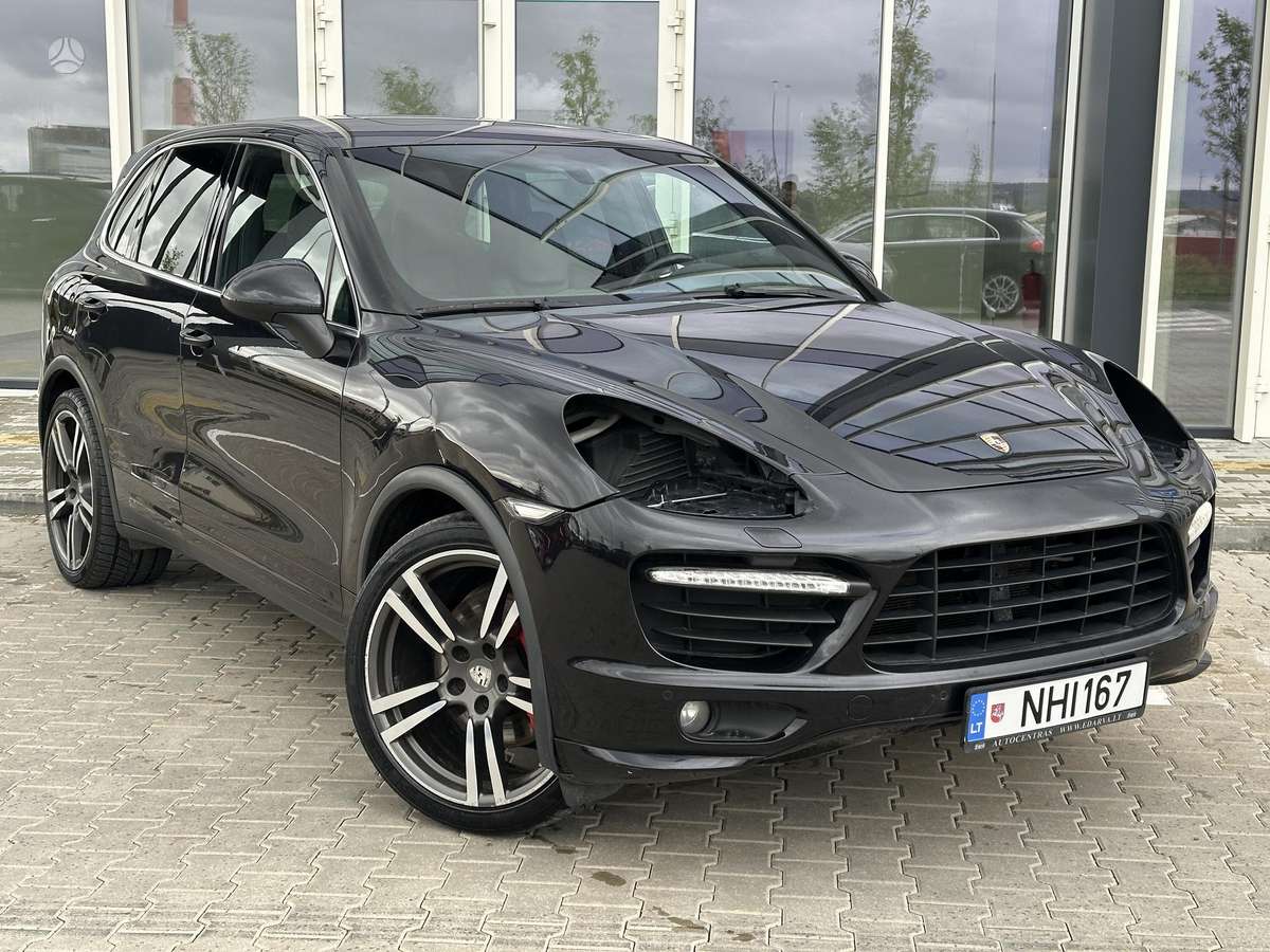 Porsche Cayenne - 1