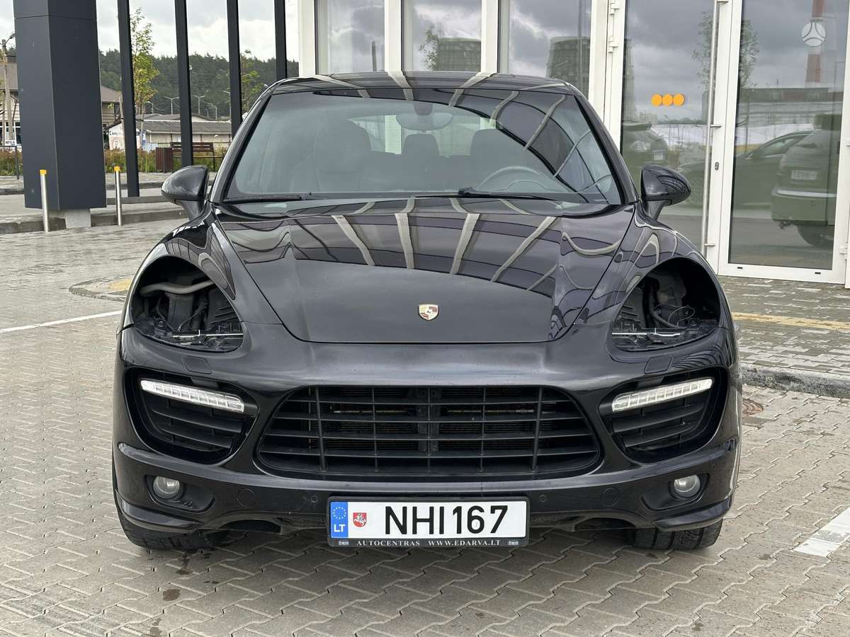 Porsche Cayenne - 2