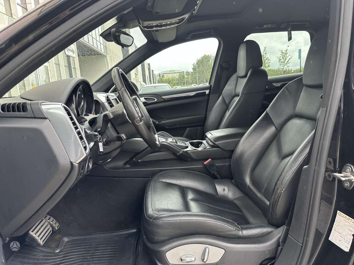 Porsche Cayenne - 8