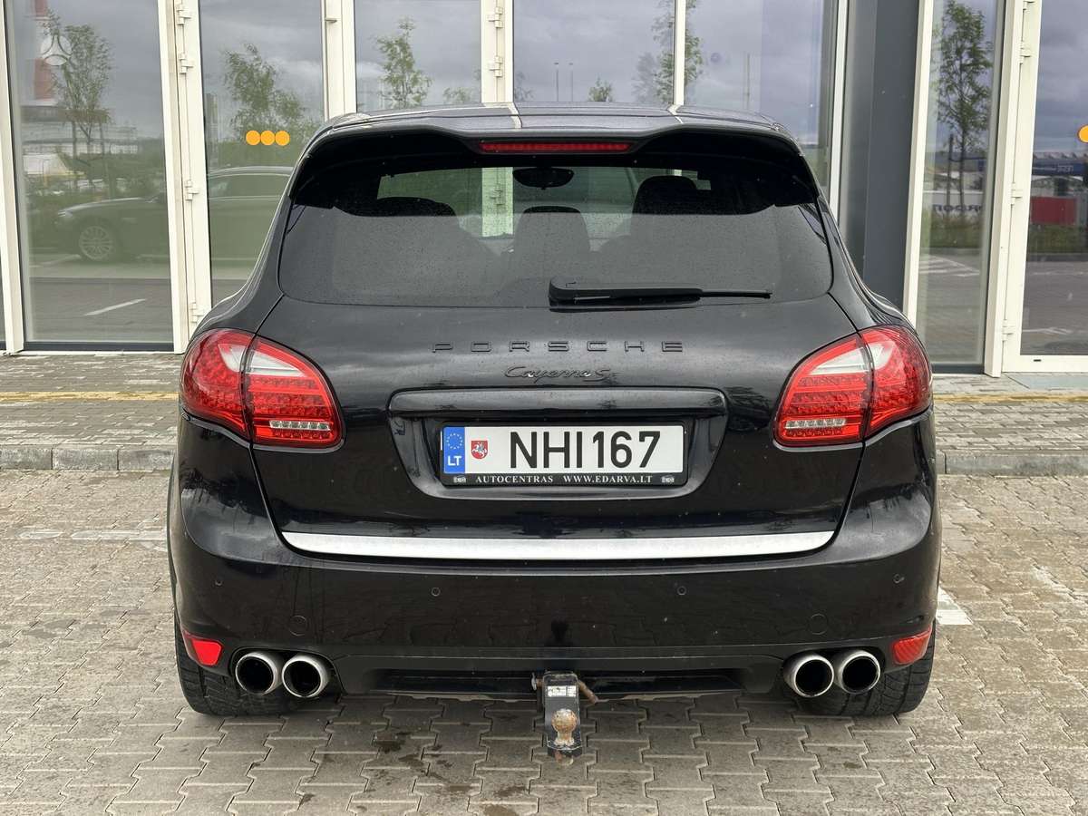 Porsche Cayenne - 5
