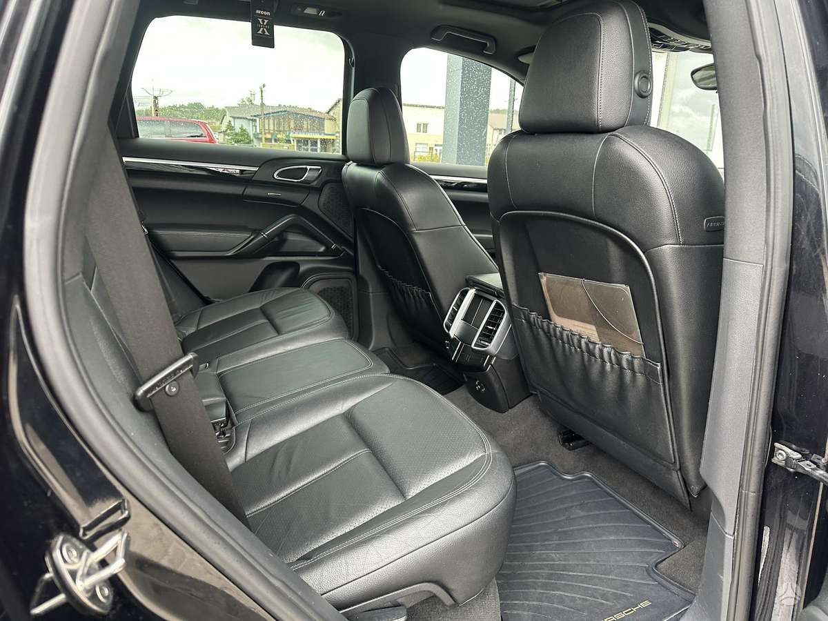 Porsche Cayenne - 10