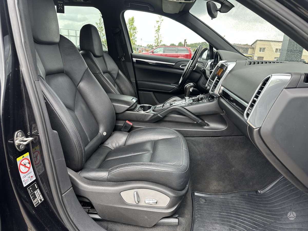 Porsche Cayenne - 11