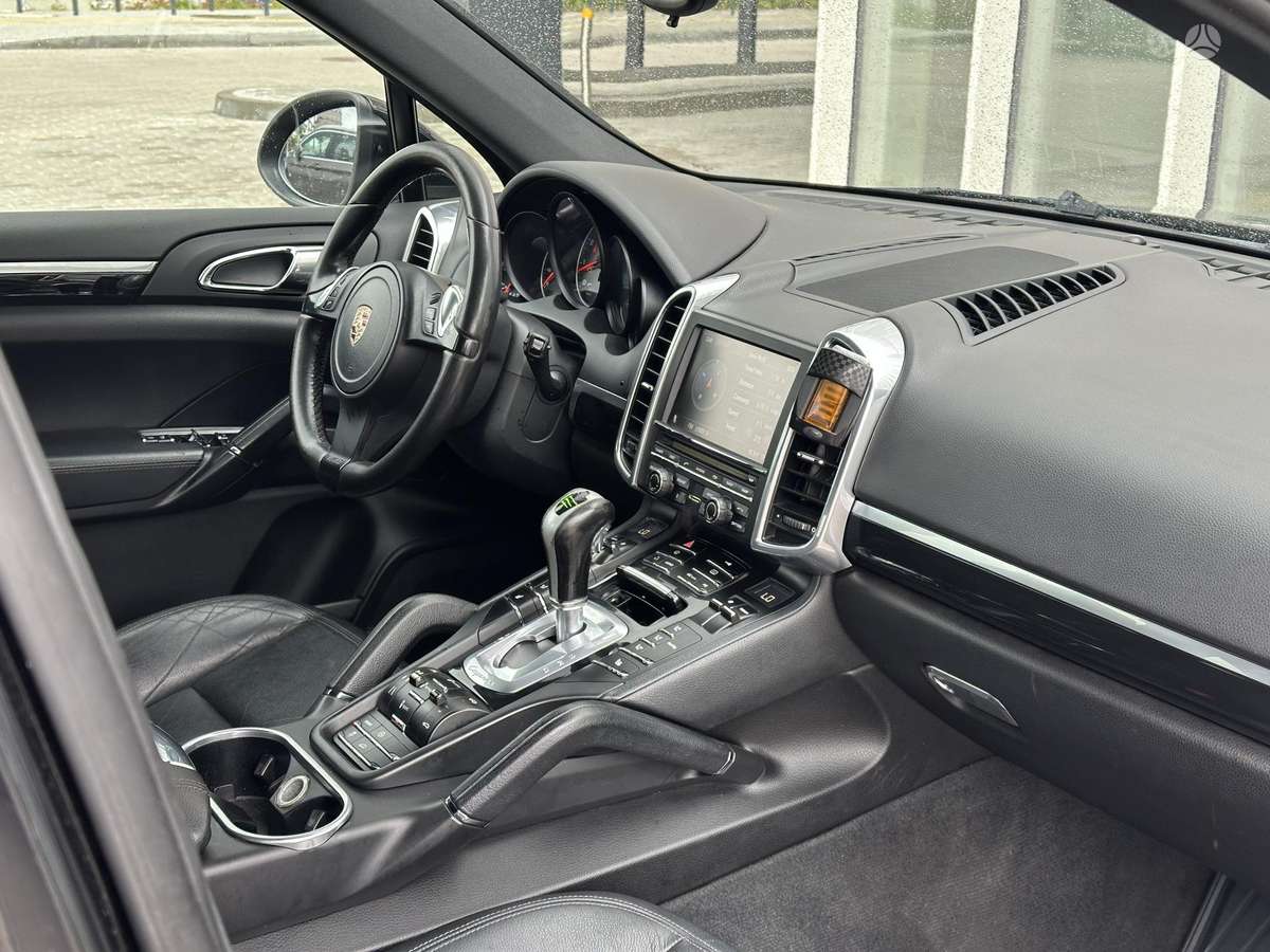 Porsche Cayenne - 12