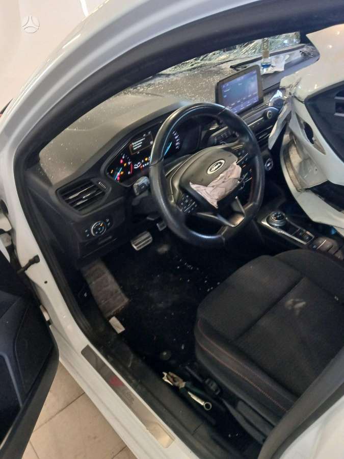 Ford Focus dalimis