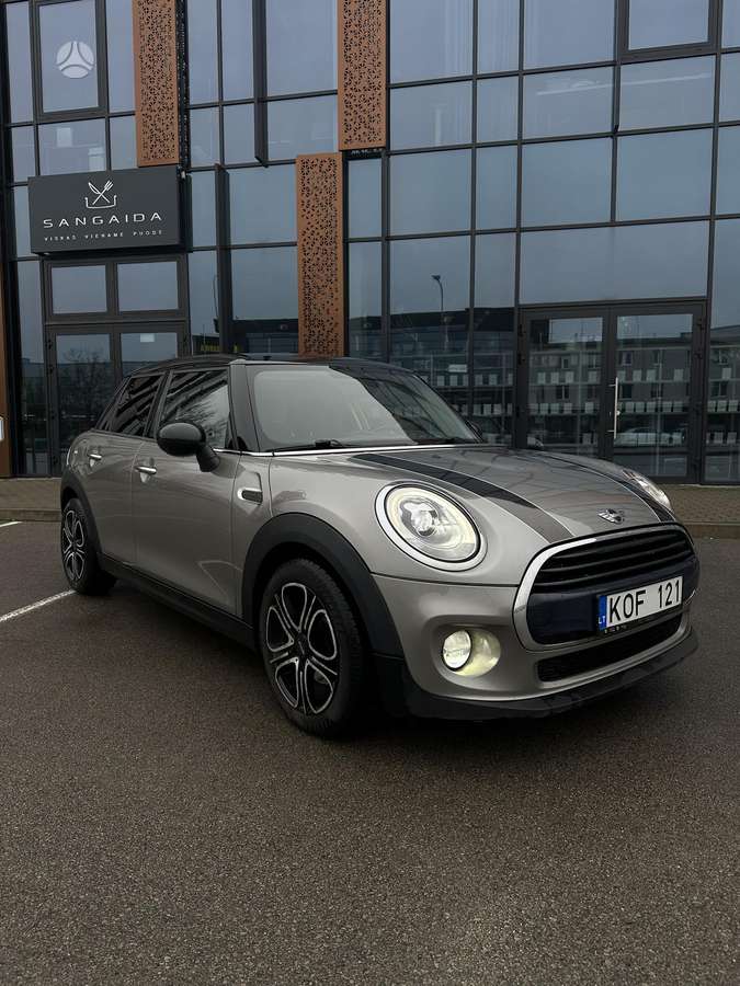 Mini Cooper, 1.5 l., hatchback