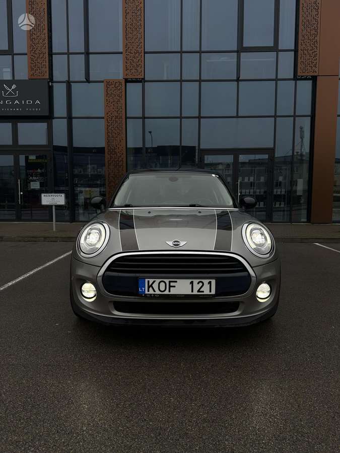 Mini Cooper, 1.5 l., hatchback