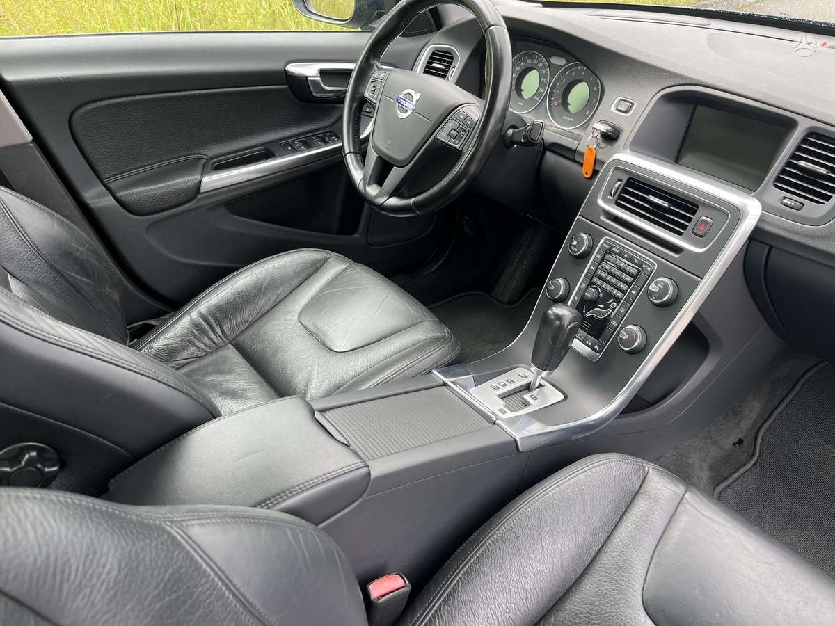 Volvo S60, 1.6 l., Седан