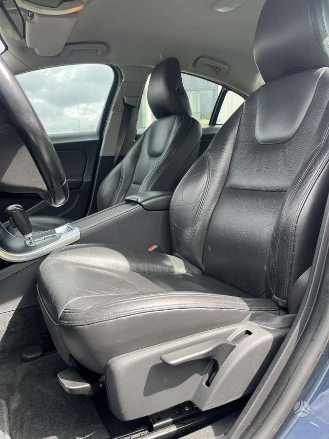 Volvo S60, 1.6 l., Седан