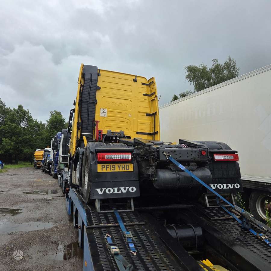 Volvo FH460, single sleeper
