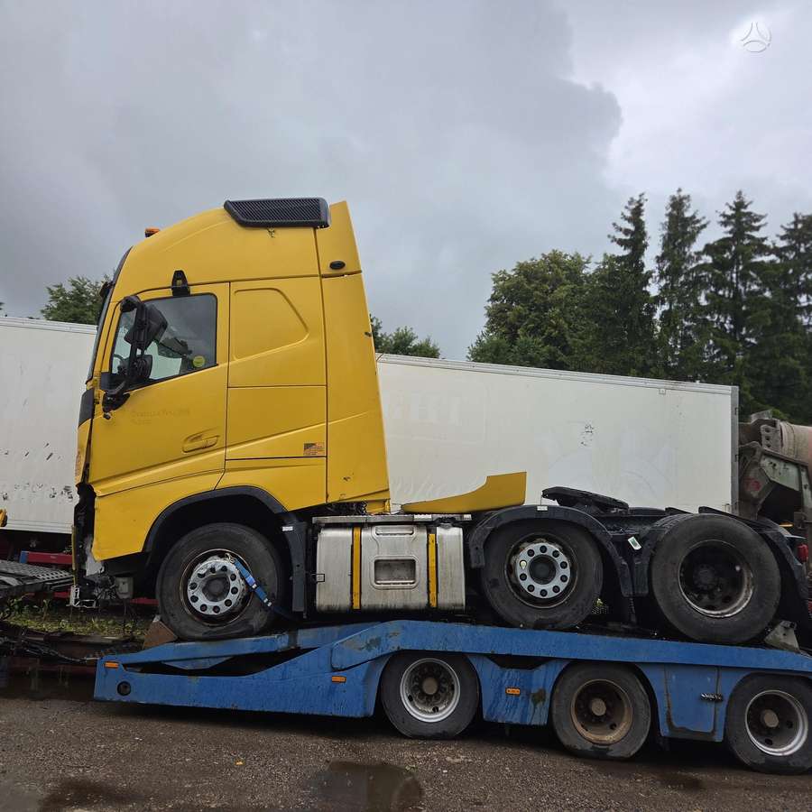 Volvo FH460, single sleeper