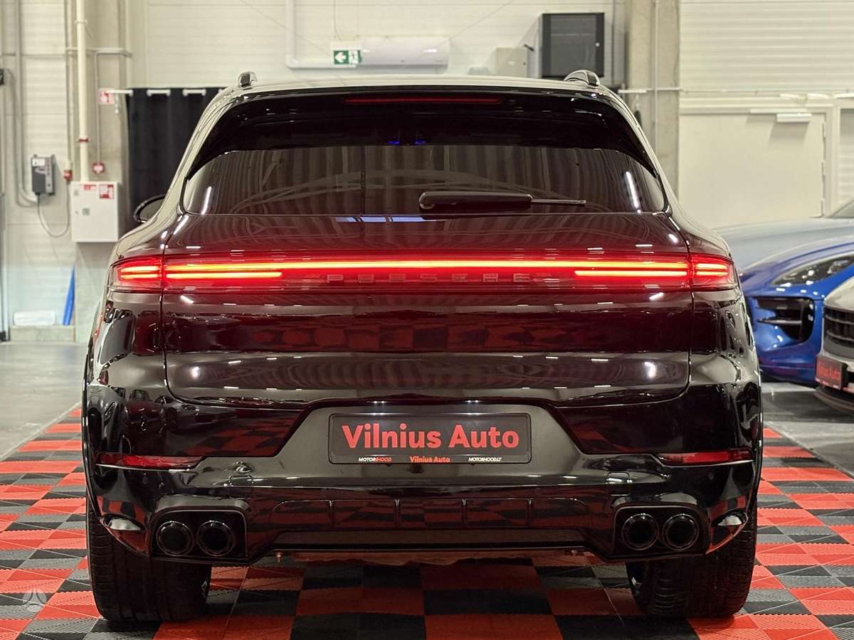 Porsche Cayenne - 5