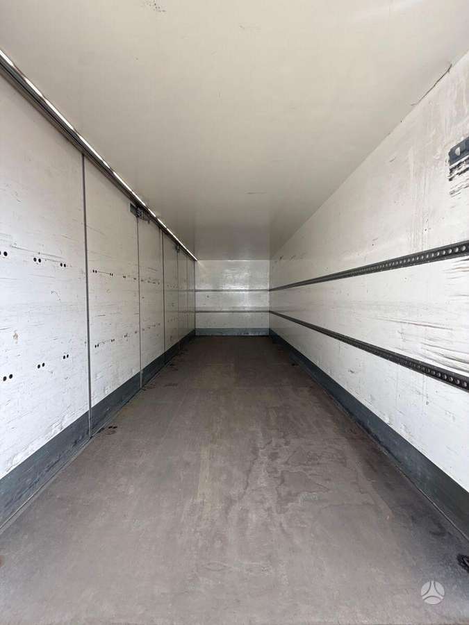 Renault D14 / Open side box, isothermal trucks