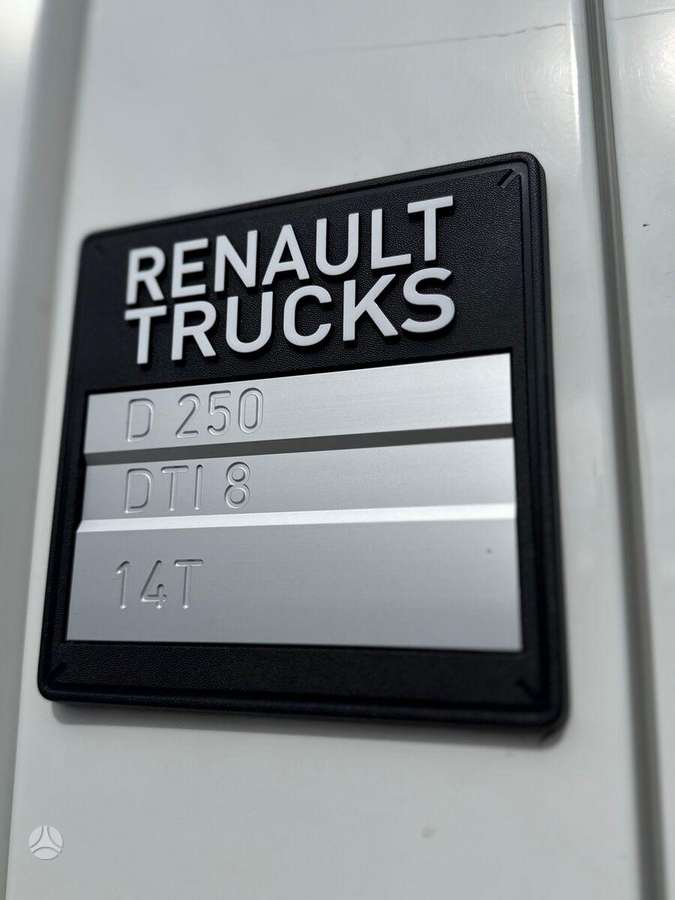 Renault D14 / Open side box, isothermal trucks