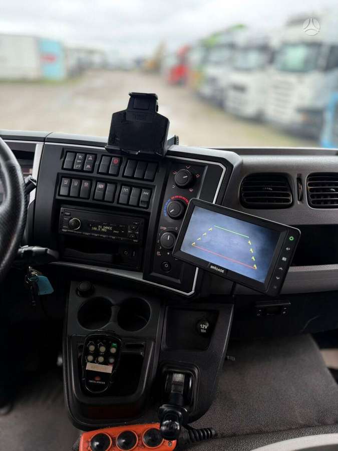 Renault D14 / Open side box, isothermal trucks