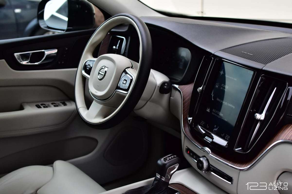 Volvo XC60, 2.0 l., Внедорожник / Кроссовер