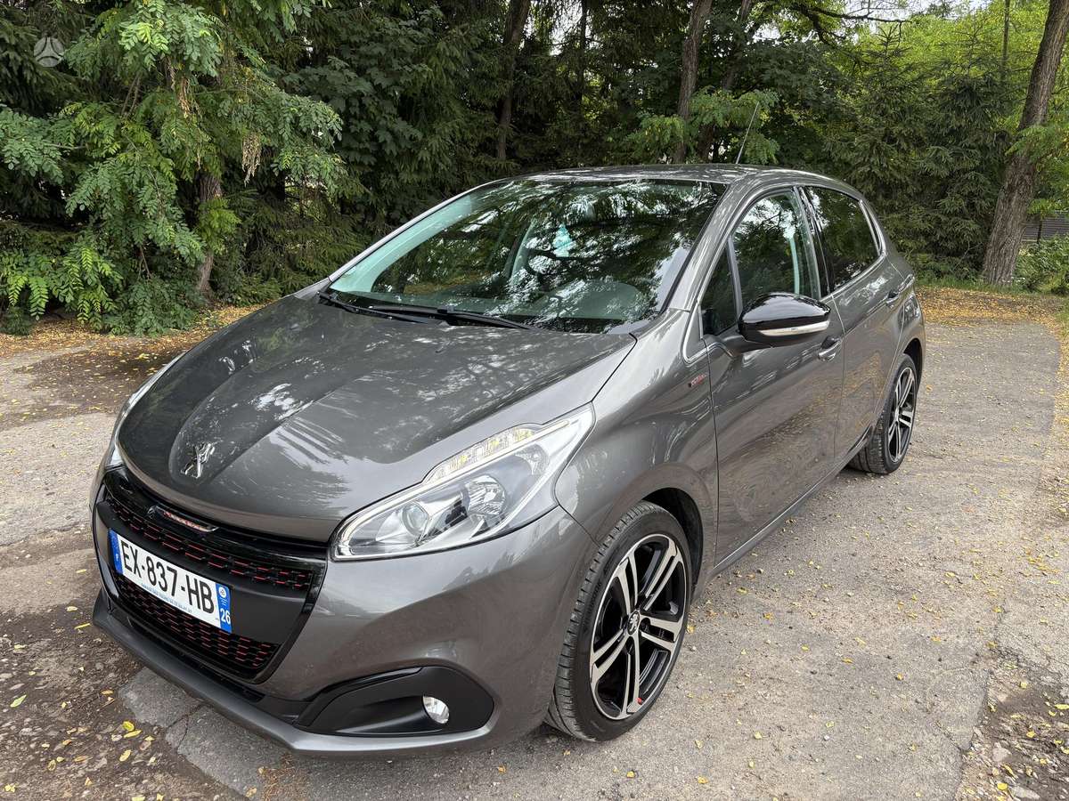 Peugeot 208 - 1