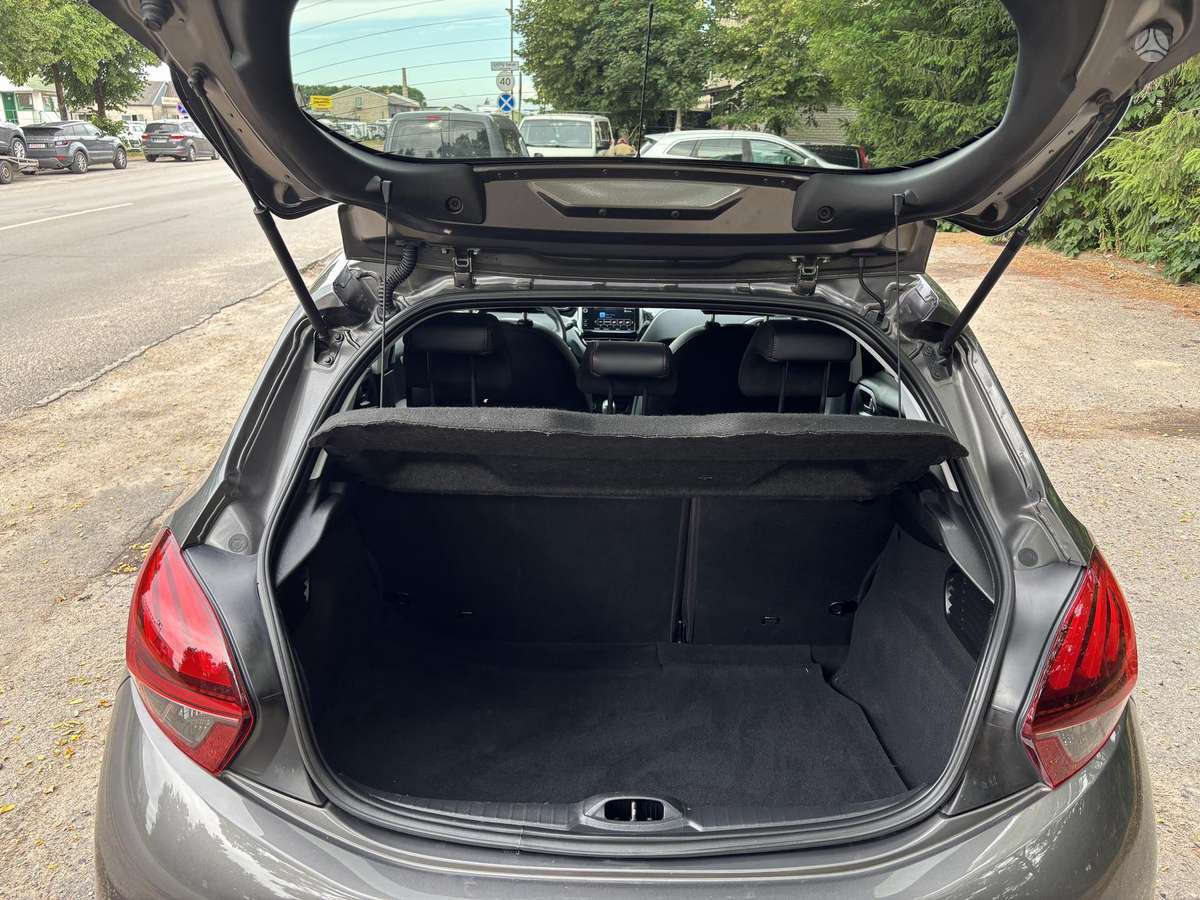 Peugeot 208 - 9